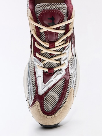 Bershka Rövid szárú sportcipők - piros