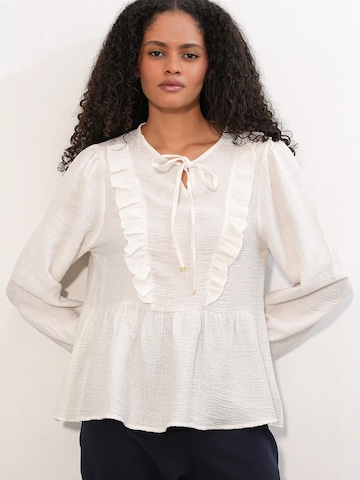 Bigdart Blouse in White: front