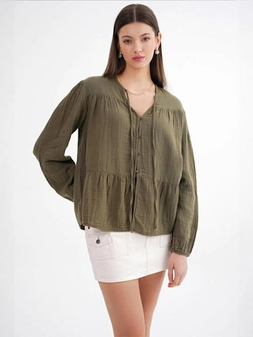 Camicia da donna di MixRay in verde: frontale