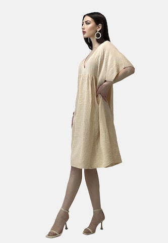 Abito estivo di Elara in beige