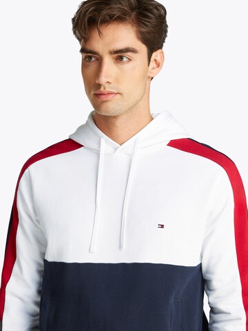 TOMMY HILFIGER Sweatshirt in Blau