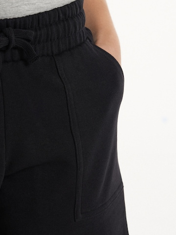 Tezenis Regular Pants in Black