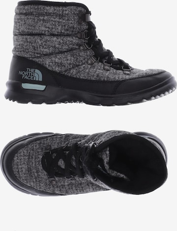 THE NORTH FACE Dress Boots in 37 in Green: front