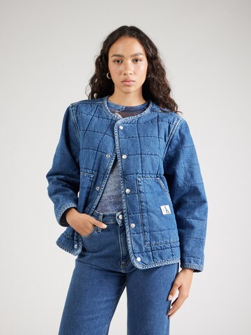 Calvin Klein Jeans Regular Välikausitakki värissä sininen: etupuoli