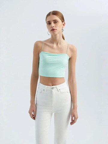 Top di Hiccup in verde: frontale