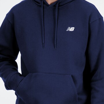 Sweat-shirt 'Essentials' new balance en bleu