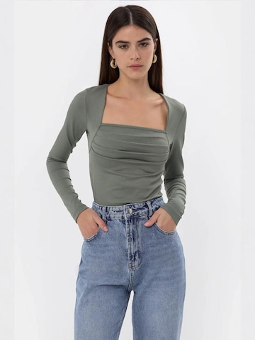 T-shirt Hiccup en vert : devant