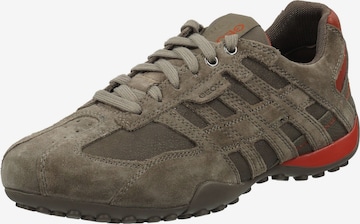 Baskets basses GEOX en gris : devant