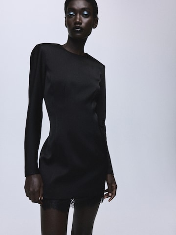 MANGO Šaty 'COBRA' - Čierna: predná strana