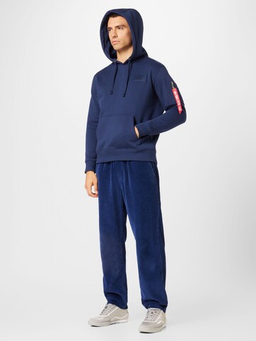 ALPHA INDUSTRIES Sweatshirt in Blau