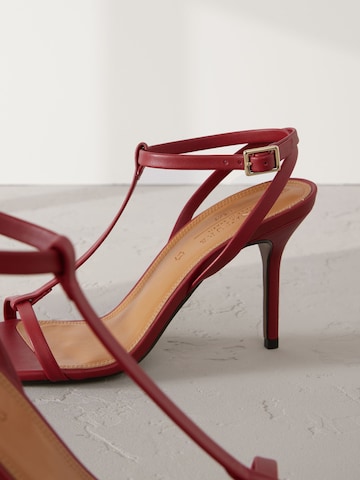 Next Sandalen met riem in Rood