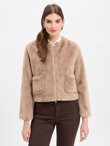 Veste mi-saison Marie Lund en gris : devant