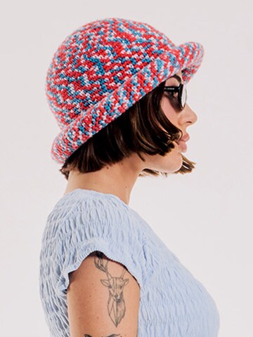 OUT OF ORBIT Beanie 'Kate' in Red