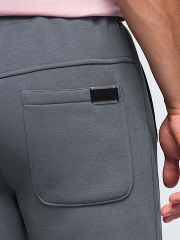 Ombre Regular Sports trousers in Grey
