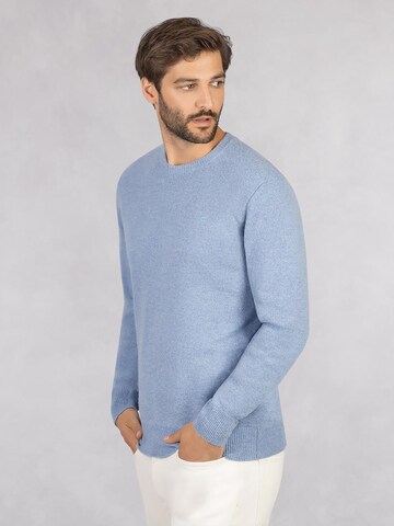 GIESSWEIN Athletic Sweater in Blue: front