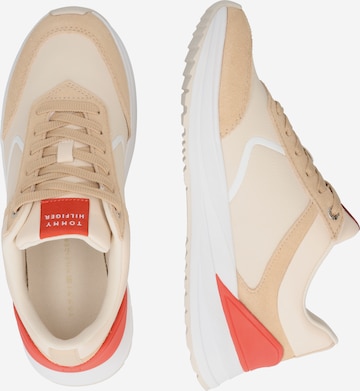 TOMMY HILFIGER Sneakers laag in Beige