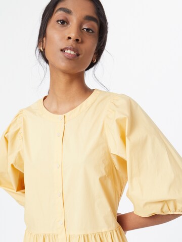 Robe 'Hasita' Part Two en jaune