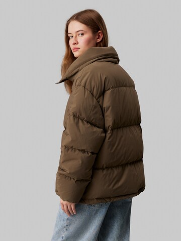 Calvin Klein Jeans - Casaco de inverno em castanho