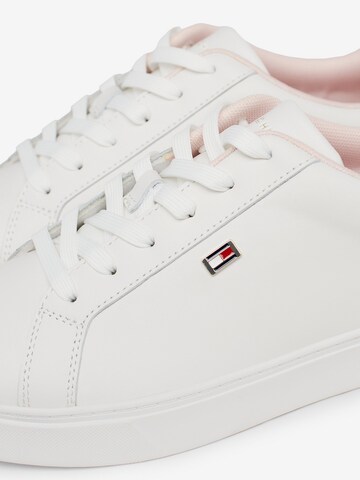 TOMMY HILFIGER Sneaker in Weiß