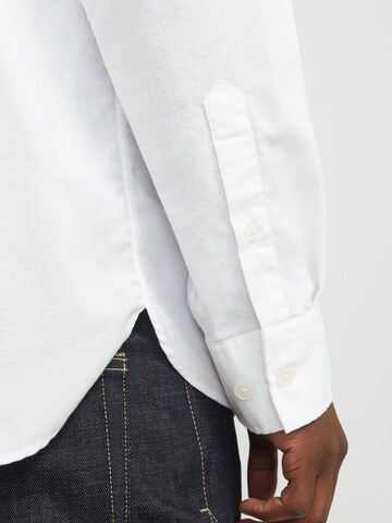 JACK & JONES - Ajuste confortable Camisa 'JORMARGATE' en blanco