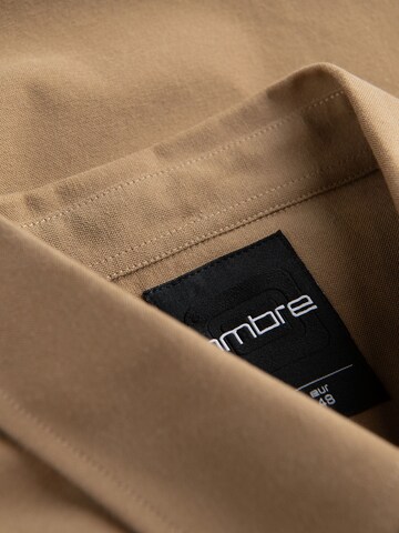 Coupe regular Chemise 'OM-SHOS-0153' Ombre en marron