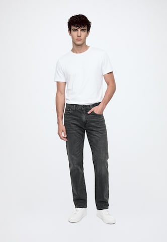 GAP Regular Jeans in Black