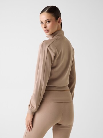 GUESS Sweatjacke in Braun
