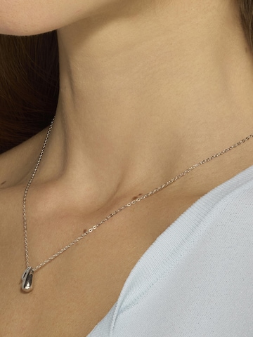 Luxenter Necklace 'ZARAEL' in Silver