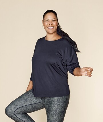 Q by Endurance Shirt 'Jenirei' in Black: front