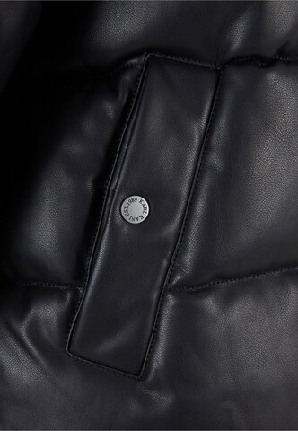 Karl Kani Winter Jacket 'Serif' in Black