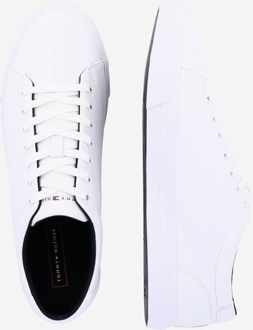 Baskets basses TOMMY HILFIGER en blanc