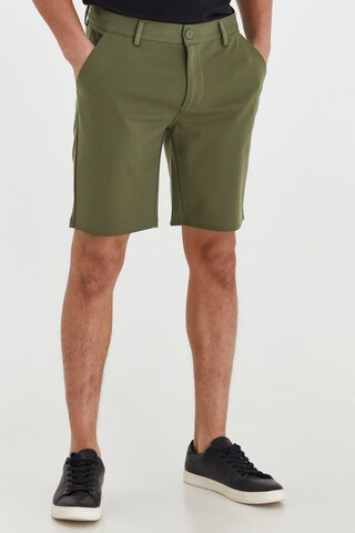 BLEND Regular Chino in Groen: voorkant