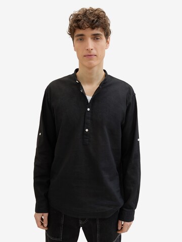 Coupe regular Chemise TOM TAILOR DENIM en noir : devant