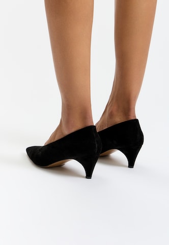 CESARE GASPARI Pumps in Black