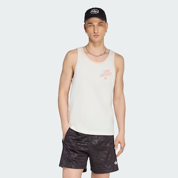 ADIDAS ORIGINALS Тениска 'Pride' в бежово: отпред