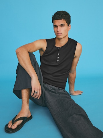 Bershka Shirt in Schwarz