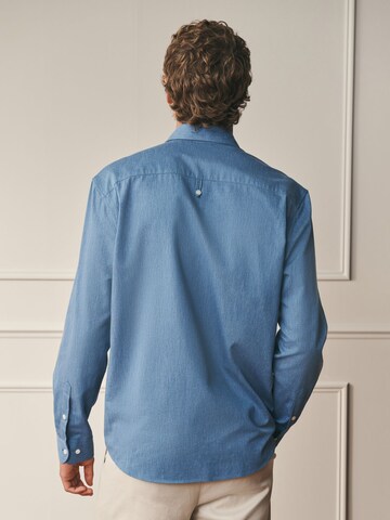 Next - Ajuste regular Camisa 'Archive' en azul