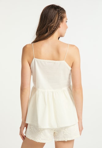Top de la IZIA pe alb