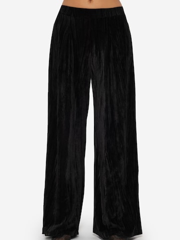 SASSYCLASSY Loosefit Hose in Schwarz