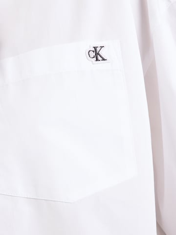 Bluză de la Calvin Klein Jeans pe alb