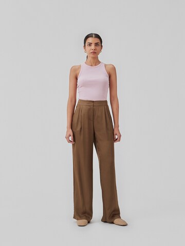 modström Loose fit Pleat-Front Pants 'Carwyn' in Brown