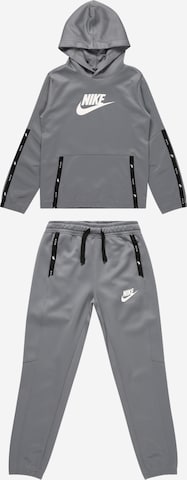 Nike Sportswear Strój do biegania w kolorze szary: przód