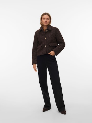 Giacca di mezza stagione 'ELENAHOLLY' di VERO MODA in marrone