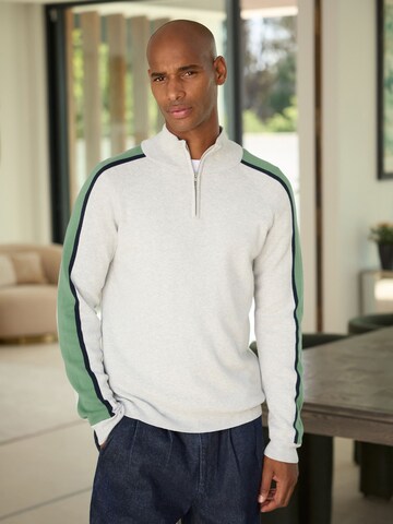 Next Pullover in Grau: Vorderseite