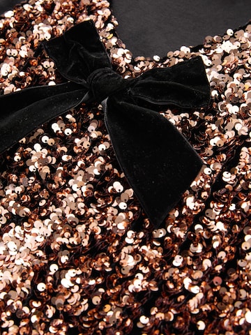 Set de la Next pe bronz