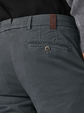 Coupe slim Pantalon chino 'Lupus' MMXGERMANY en gris