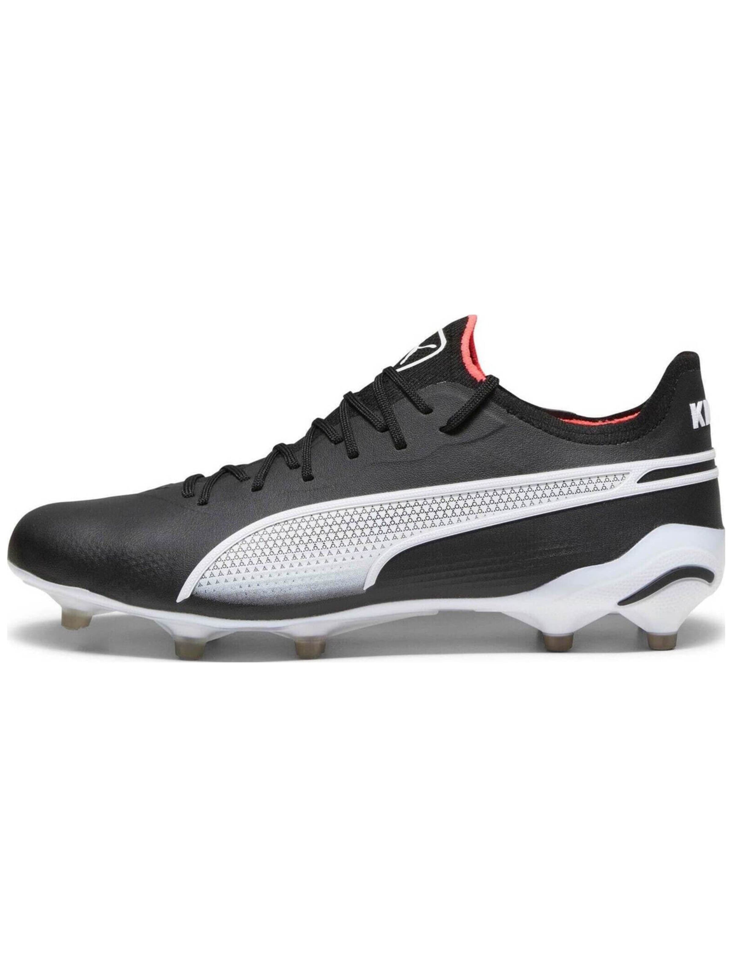 PUMA Soccer shoe 'Puma King Ultimate FG AG' in Black: front