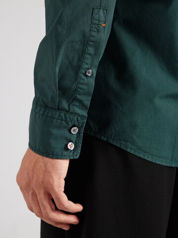 BOSS Regular fit Srajca 'Relegant_6' | zelena barva