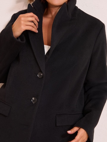 Friends Like These Mantel in Schwarz