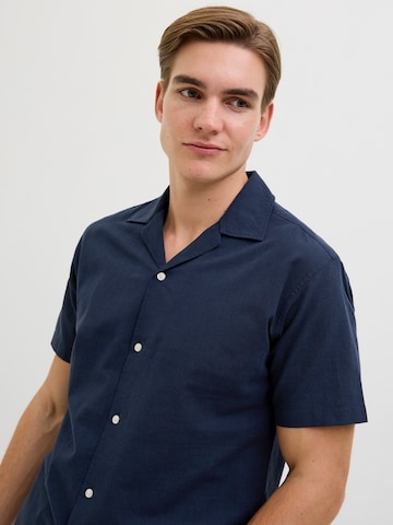 Coupe regular Chemise 'JREBMOSS SUNNY RESORT' JJ Rebel en bleu